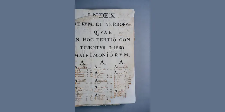L'Arxiu Diocesà de Solsona restaura el Llibre de matrimonis de la Catedral de mitjan s. XVIII