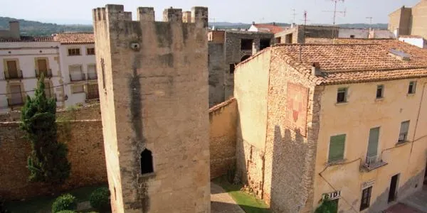 La restauració de la Torre de la Vila i del Castell dels Icart de Torredembarra començarà enguany