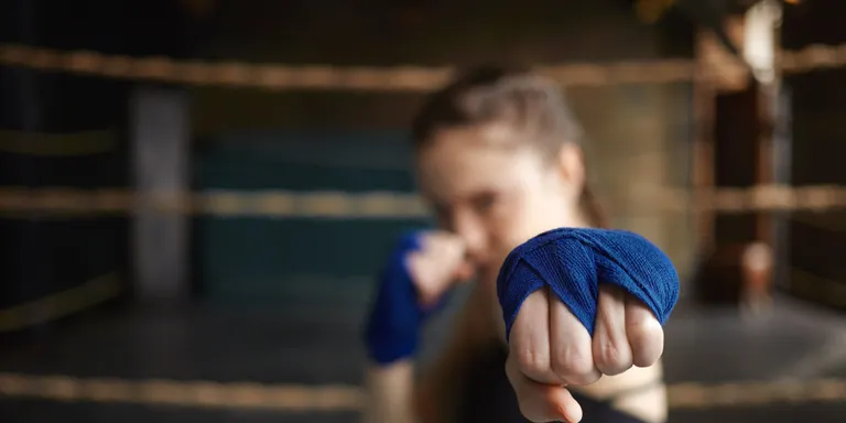 L'Ajuntament i el Club de Taekwondo ofereixen una classe de defensa personal