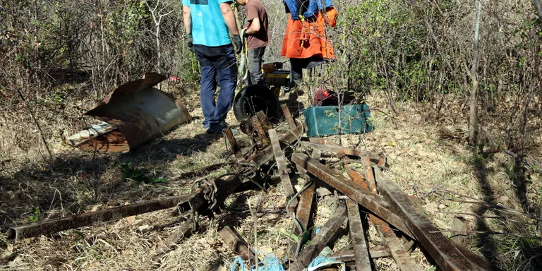 Jornada de neteja al riu Noguera Pallaresa per millorar l'entorn i la seguretat en la pràctica del piragüisme o el ràfting