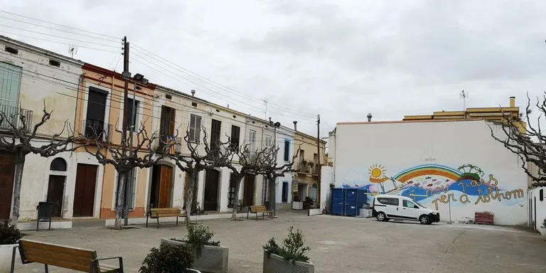 Es renova la pavimentació de la plaça del Círcol fruit dels Pressupostos Participatius 2019