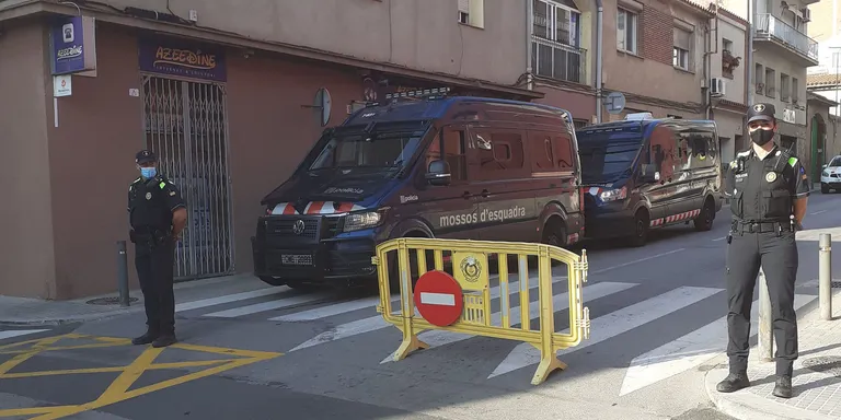 Operació policial en un establiment del carrer Homs per eradicar actes delictius