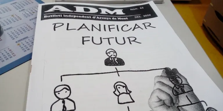 Ja podeu trobar a les llibreries el butlletí independent ADM que han titulat “Planificar Futur”