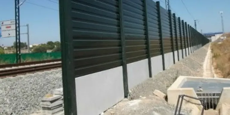 Cambrils també reclama alternatives a les pantalles acústiques per reduir el soroll dels trens