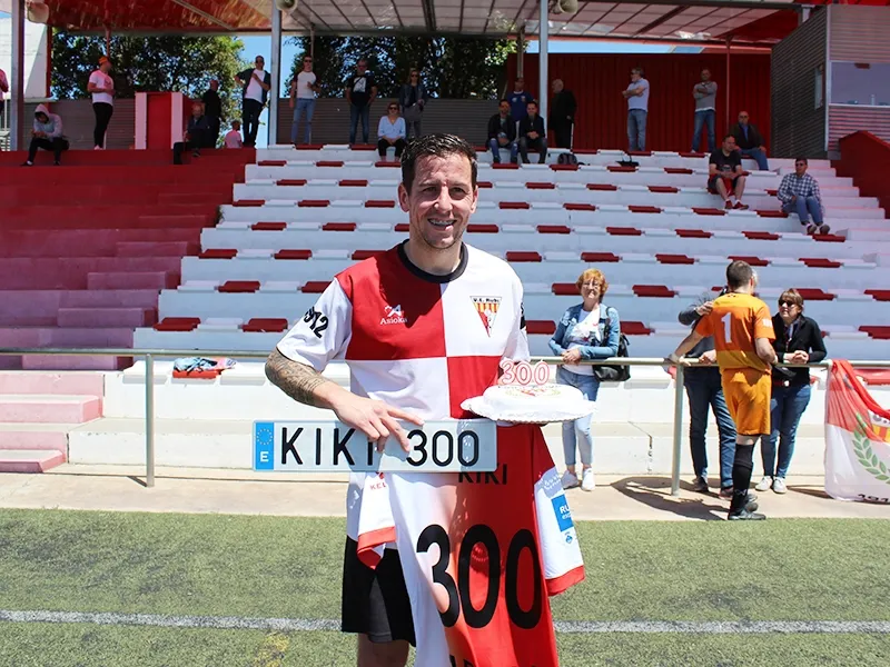 El reconeixement als 300 partits de Kiki no han pogut ser una festa completa