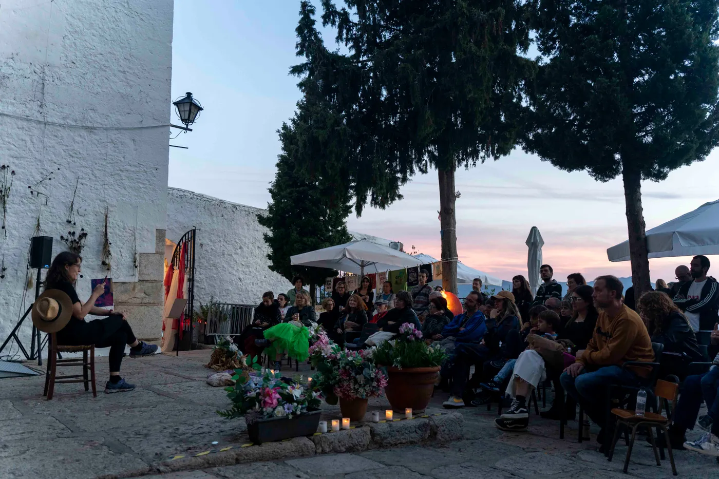 Ermita de la Pietat d'Ulldecona durant una activitat del festival PARCA.