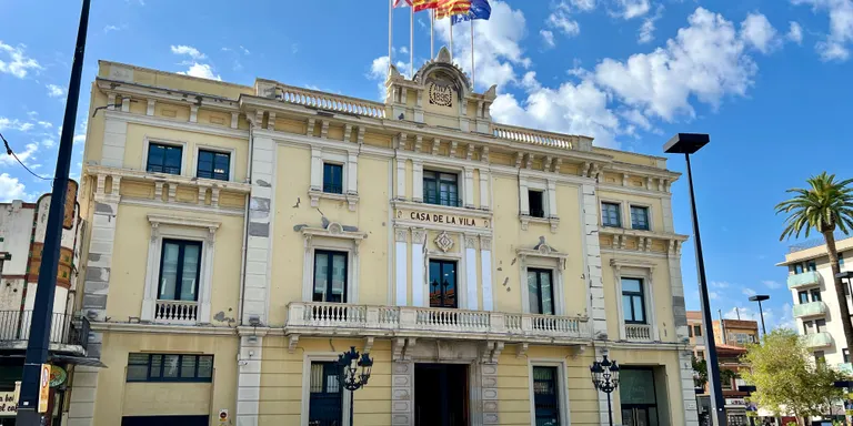 L'oposició de l'Hospitalet acusa Marín d'abandonar la ciutat en el pitjor moment