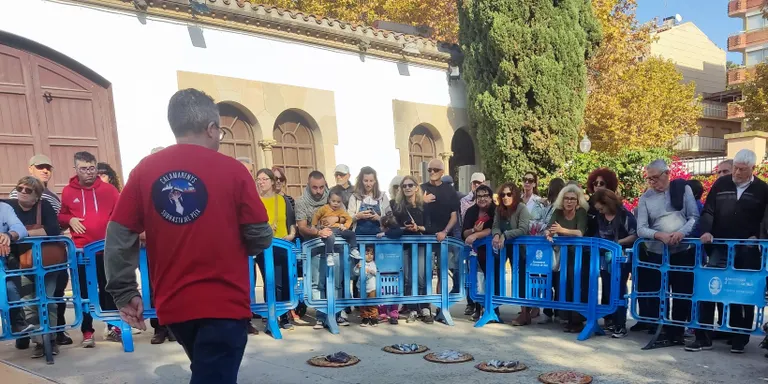 Arenys de Mar retorna la nostàlgia als assistents a la subhasta de peix del Calisay