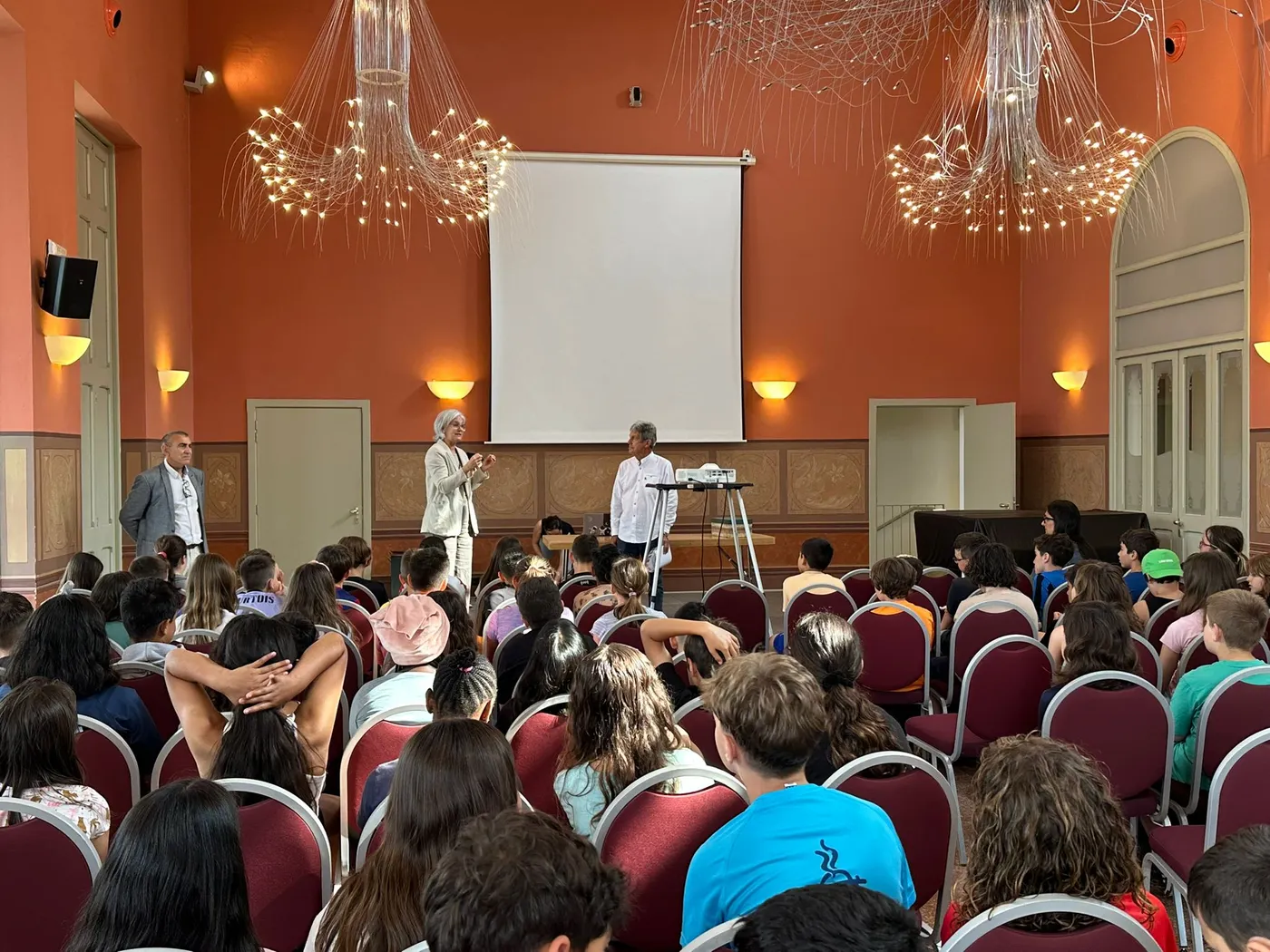 Avui s’han presentat les cooperatives creades pels alumnes que participen en el programa de foment de la cultura emprenedora