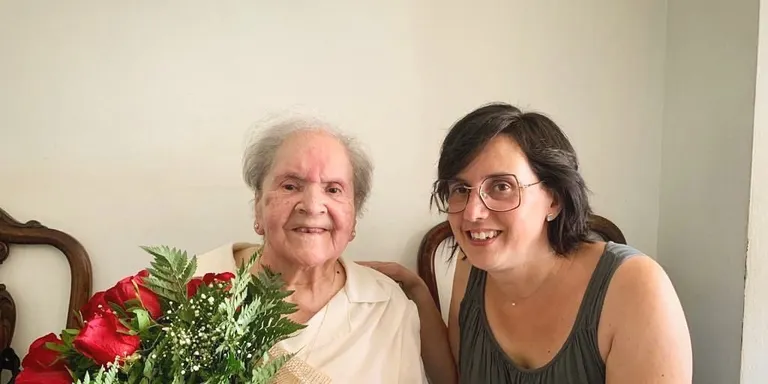 Solsona homenatja una àvia centenària