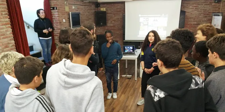Leonard Rentería ensenya a Torre Bassas com el hip hop pot ajudar a fugir de la violència