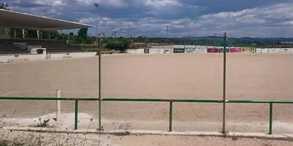 En marxa les obres d’instal·lació de gespa artificial a l’Estadi Municipal Joan Pijuan d’Altafulla