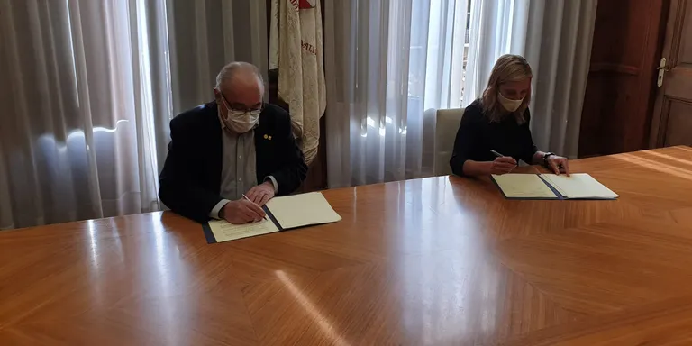 L’Ajuntament de Valls signa un conveni amb el departament d’Educació