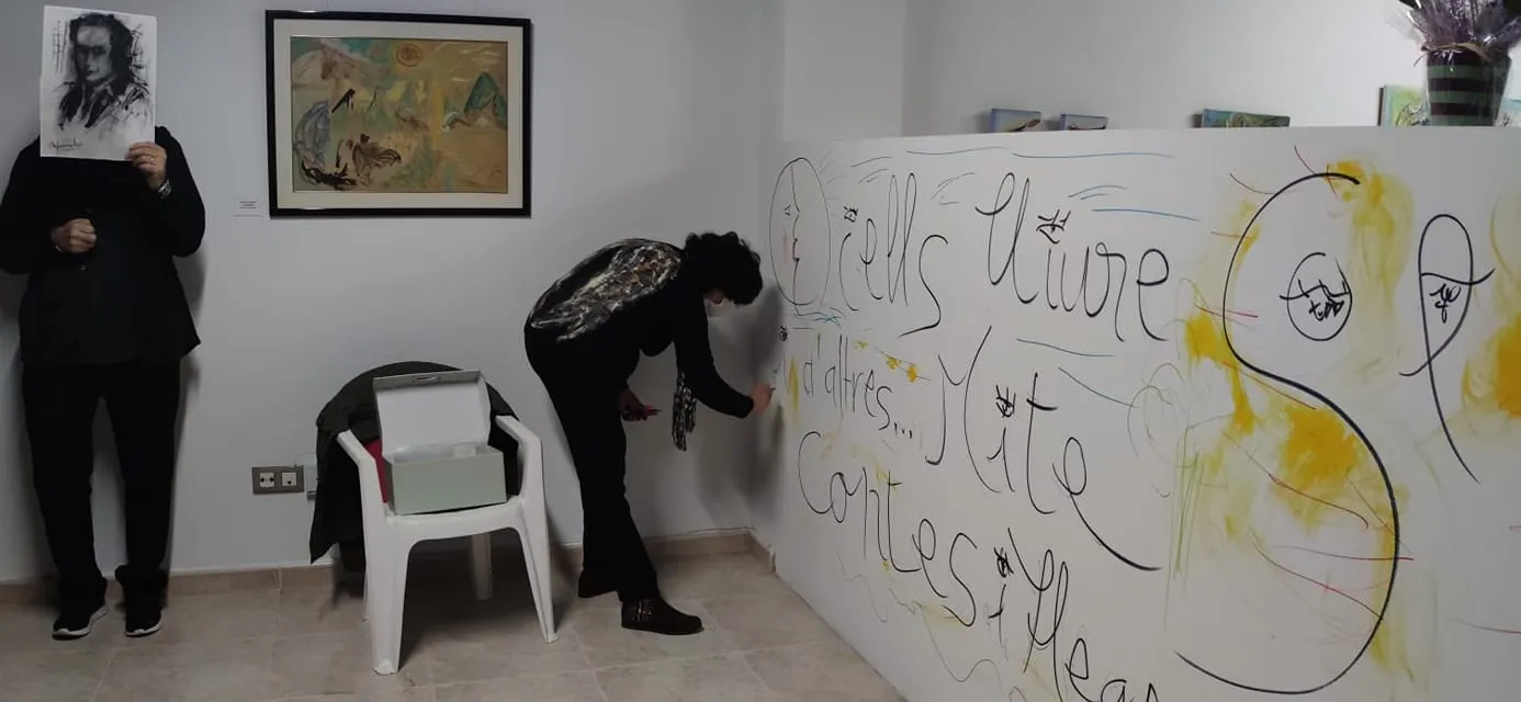 Podeu visitar l'exposició 'Ocells lliures i d'altres' a la seu d'Òmnium Cultural Alt Maresme