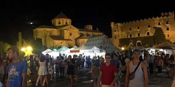 Tot a punt per donar el tret de sortida a la XX Fira d’Artesans Altafulla