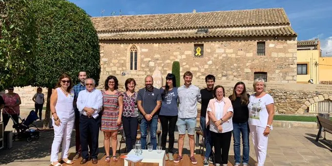 El Club Esportiu d’Arenys de Munt anima als nens i nenes a fer tocs de pilota en cadena i jugar a un torneig de futbol