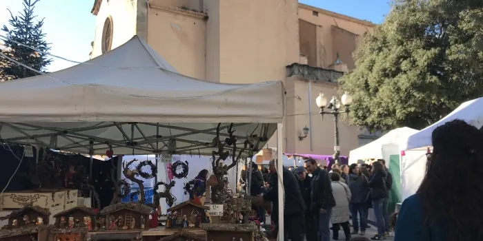 La Fira de Nadal omple la plaça de l’Església