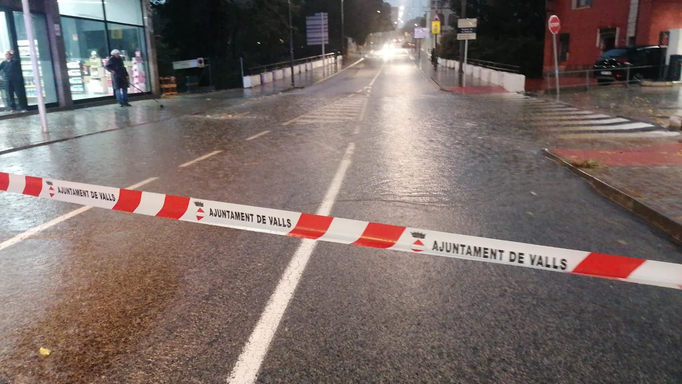 Les pluges de dimecres a la tarda provoquen alguns talls de circulació