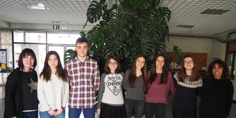 Alumnes de 4t d'ESO de La Salle ofereixen a la Biblioteca Sant Agustí una xerrada sobre igualtat