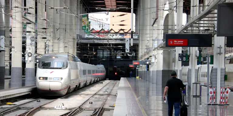 Suspesa la circulació de trens en un tram de l’alta velocitat entre Barcelona i Madrid per un incendi