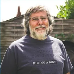 Entrevistes de la Justa del 11/4/2019 — Carles García (CUP Sant Just), política de proximitat i la primera foto d’un forat negre: entrevista i tertúlia - episode art