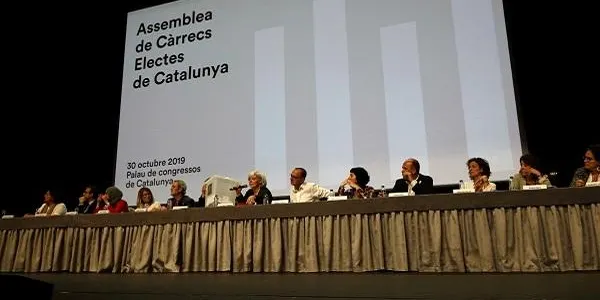 L'Assemblea d'Electes dona suport a les mobilitzacions, exigeix diàleg a l'Estat i apel·la a la mediació internacional