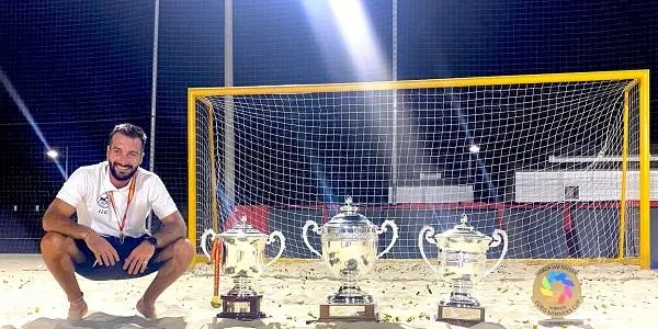 Llorenç Gómez aconsegueix un triplet històric amb l’equip femení del Playas de San Javier