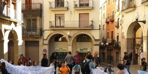 Les protestes de pares i alumnes del Baltasar Segú aturen el ple de Valls