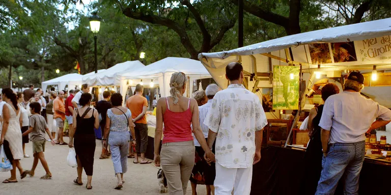 Fira d'Artesania a la Plaça de les Mèlies aquest dissabte