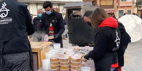 El Mercat de Nadal de Caldes rep, en el primer cap de setmana, una xifra semblant de visitants a la de l'última edició abans de la pandèmia