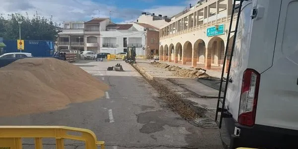 Les obres en el clavegueram al barri marítim d'Altafulla obliguen a tallar l'accés als carrers Jovera, Francesc de Mar i plaça Boters