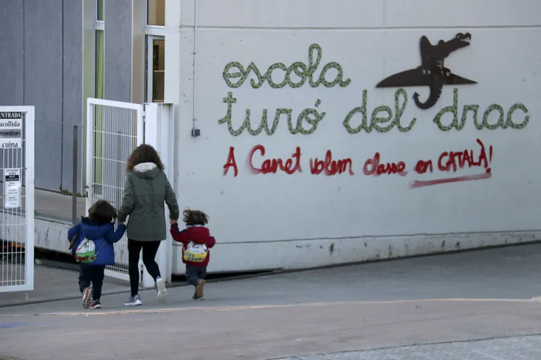 El TC admet a tràmit la qüestió d’inconstitucionalitat contra el decret que elimina percentatges de llengües a l’escola