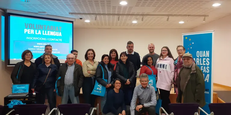 Arrenca el programa Voluntariat per la llengua amb la participació de tretze parelles lingüístiques