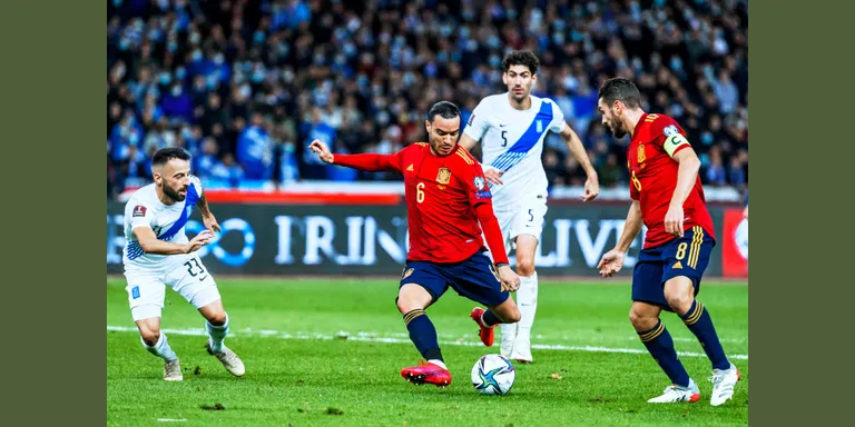 Luis Enrique convoca a RDT i 5 blaugranes per la Selecció