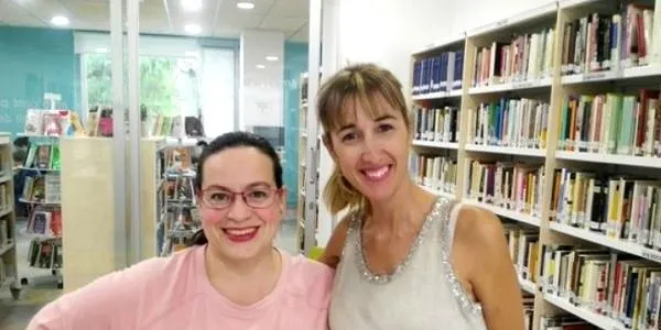 La canalla gaudeix de la primera de les activitats commemoratives del primer aniversari de la Biblioteca al carrer del Vinyet