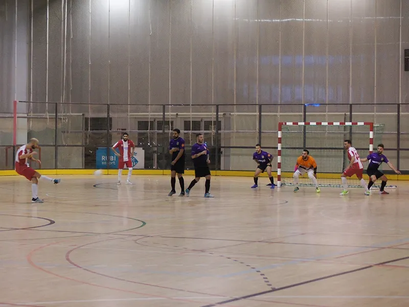 Fins a 4 ex jugadors de l'Esportiu Rubí hi ha en aquesta imatge del partit de dissabte