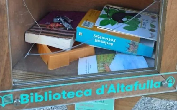 Uns vàndals destrossen els biblionius de la Biblioteca Municipal d'Altafulla