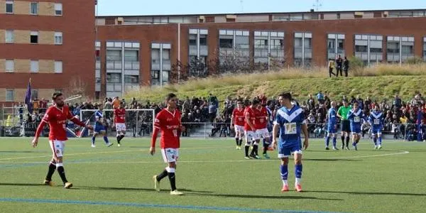 El Nàstic guanya per la mínima al camp del Badalona i acumula la tercera victòria consecutiva a domicili