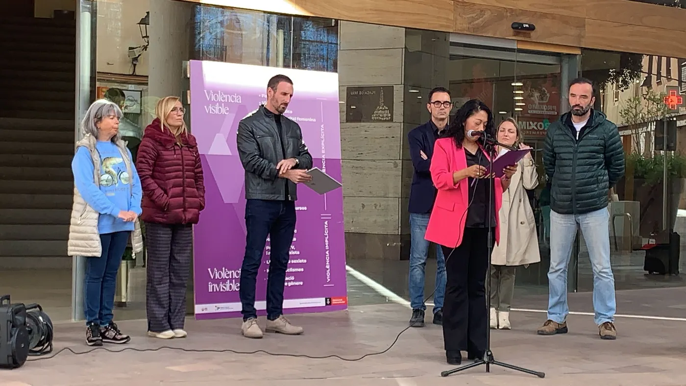 Caldes referma el compromís contra la violència envers les dones en la commemoració del 25-N
