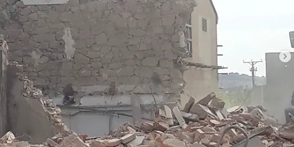 L'Associació Amigues i Amics del Patrimoni Cultural d'Alfarràs denuncia la demolició de la fàbrica tèxtil Viladés, dissenyada per Francesc Macià