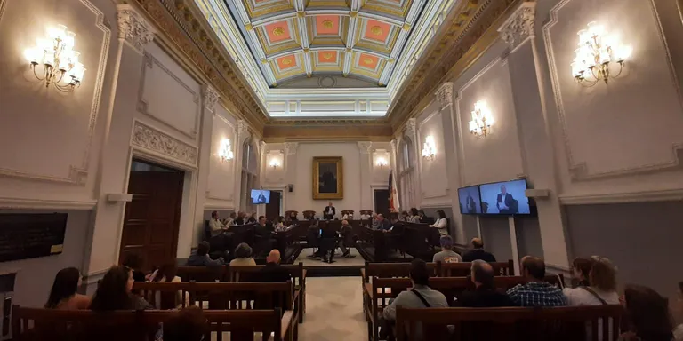 Reus aprova definitivament la gestió conjunta dels serveis funeraris amb Salou, Vila-seca i Constantí