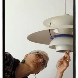 Entrevistes de la Justa del 8/6/2018 — E‑Museum a l’Espai Carme Malaret (5è aniversari) + Poesia jove, Meteo en francès, Gomets i Teatre al TNC - episode art