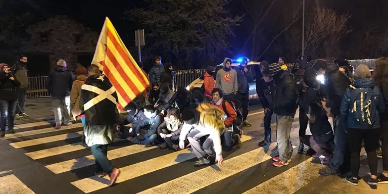 El CDR Alt Urgell talla puntualment l'N-260 i anuncia una manifestació a la Seu aquest dissabte a la tarda