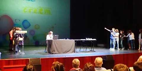 Alumnes de l'Escola Albert Vives intervenen a la Universitat d'Andorra