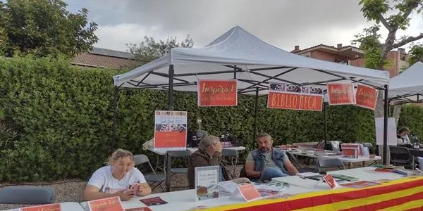 La Biblioteca d’Altafulla es vesteix de gala per Sant Jordi