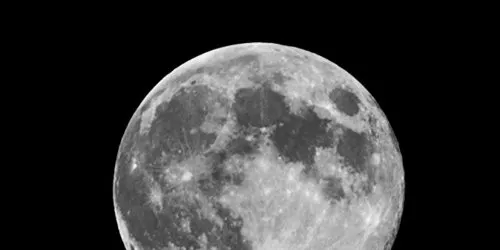 El “Blue Moon”, protagonista de l’última observació del cel de la temporada que fa Tri-A a l’Ateneu