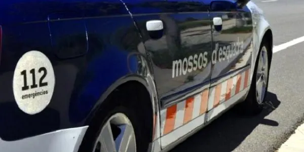 Els Mossos d’Esquadra alerten dels perills d’internet i les xarxes socials a l’Institut d’Altafulla