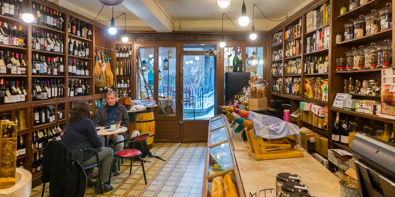120 botigues, restaurants i parades del mercat repartiran de nou butlletes per rascar a partir de dilluns