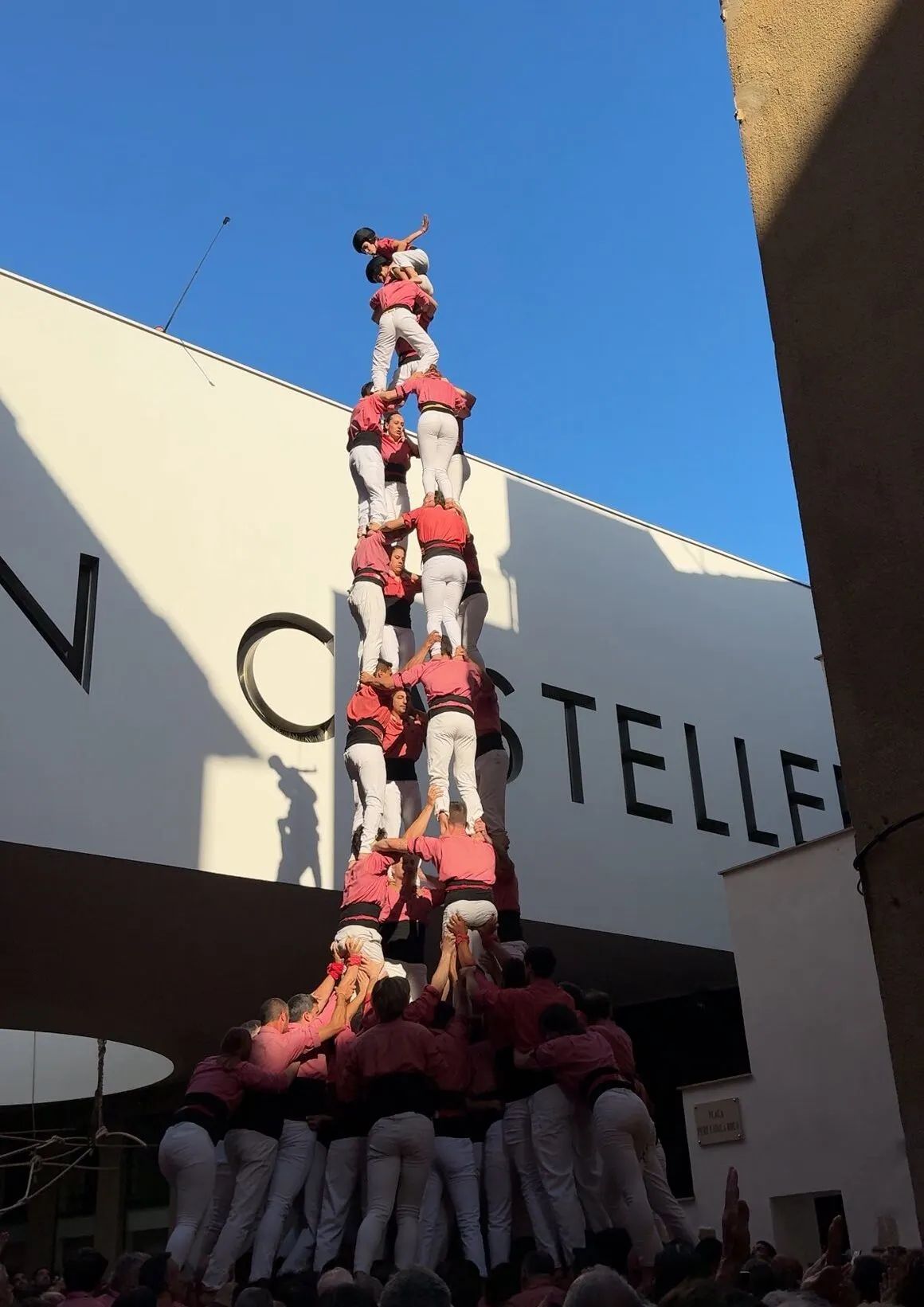 La Colla Vella atorga la condició de 9 a la plaça Pere Català Roca