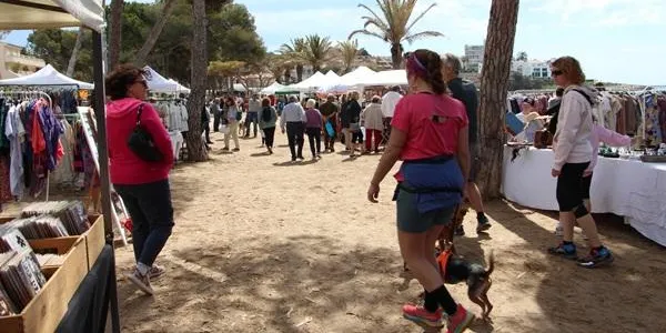 El Pleamar Vintage Market d’Altafulla supera amb nota el canvi de data